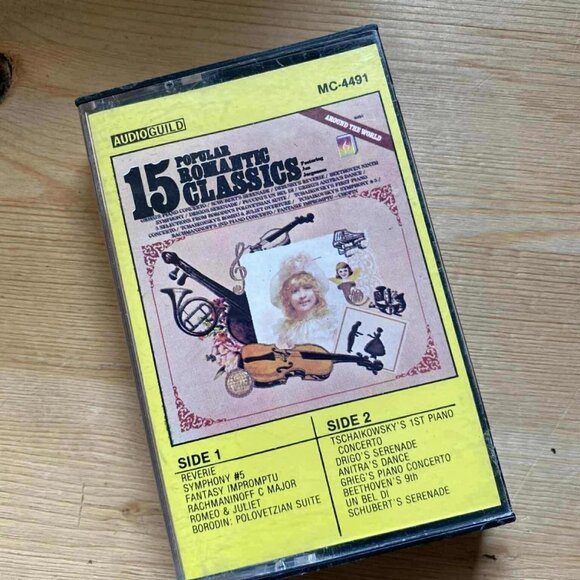 Popular 15 Classics Cassette Tape VG+ C12 - Picture 1 of 2